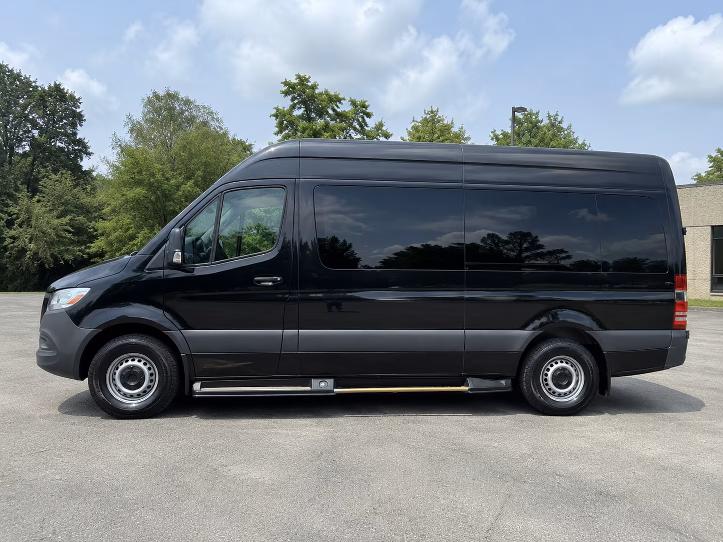 14 Passenger Sprinter Limo Exterior